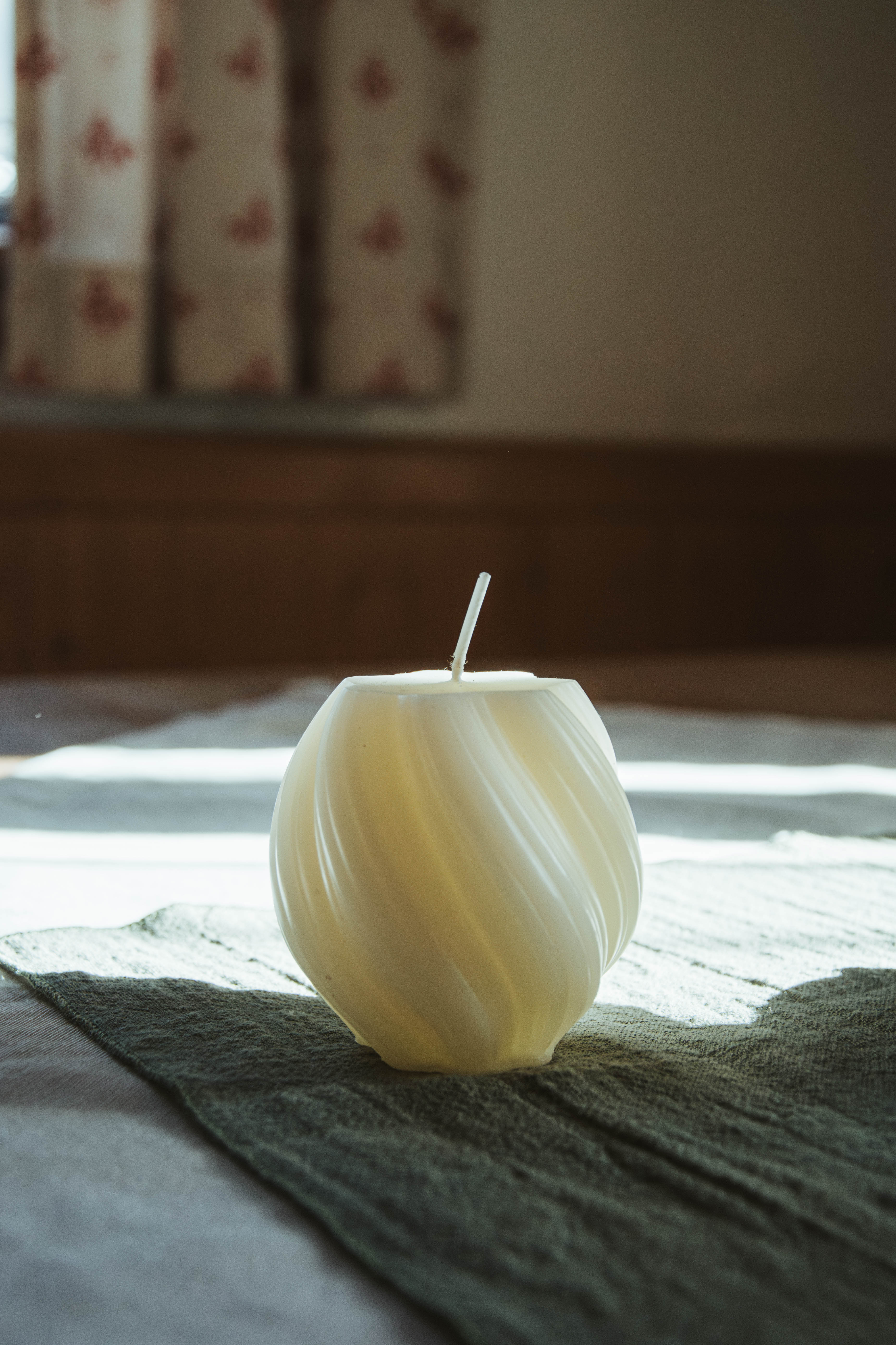 Kerze Bienenwachs weiß, klein