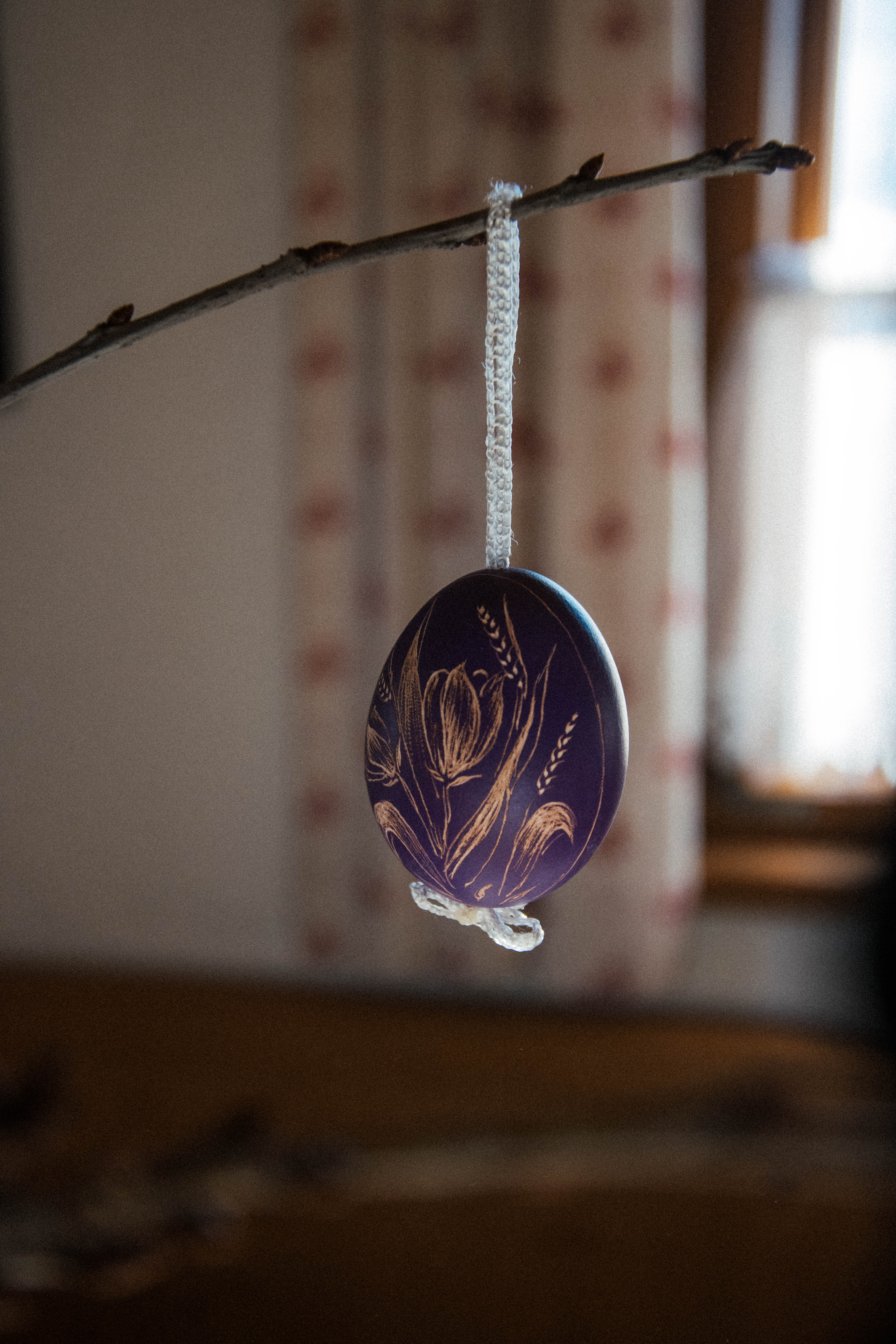 Osterei gefärbt, graviert